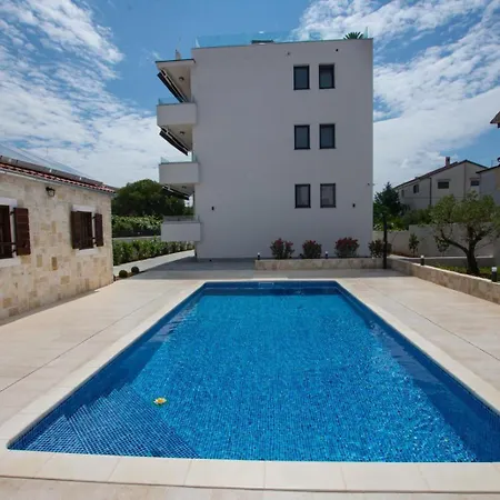 1 Stella Deluxe With A Heated Swimming Pool, Jacuzzi, Sauna And Bbq Διαμέρισμα *